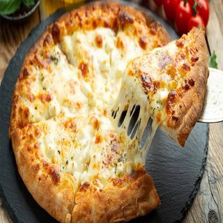 Pizza De Cuatro Quesos