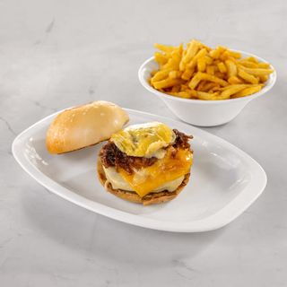 Hamburguesa ternera eco  4 quesos y con cebolla confitada