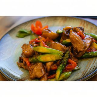 Pato salteado con verduras