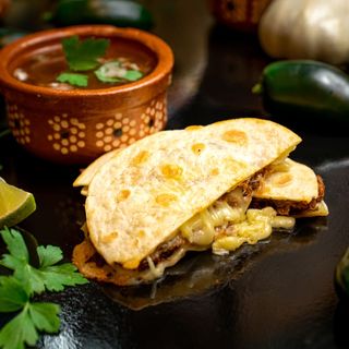 Costra de Birria + Caldo