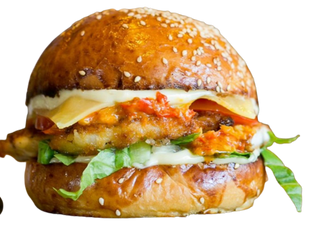 Hamburguesa De Pollo Con Patatas Y Bebida