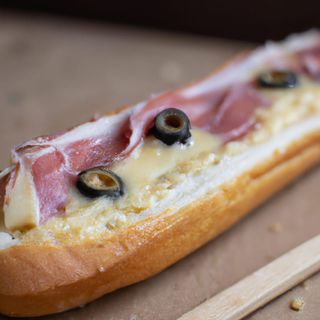 Bocadillo Jamón y Queso