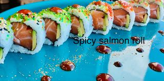 Uramaki spicy salmon roll