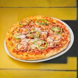 Пица с пилешко филе барбекю (360г)