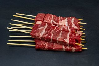 Arrosticini di scottona bovino adulto