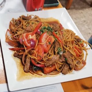 Tallarin Saltado