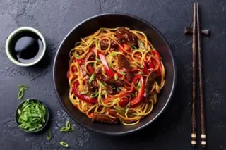 167 Spaghetti di soia con frutti mare