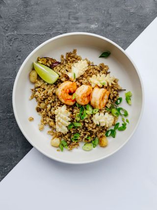 Смажений рис із морепродуктами (320г)