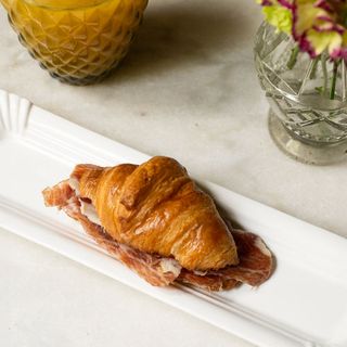 Mini Croissant con Jamón de Bellota