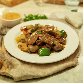 Ternera Con Salsa Picante