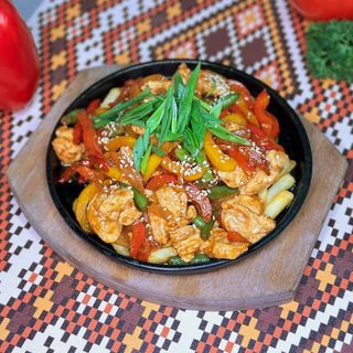 Курица с овощами на жаровне