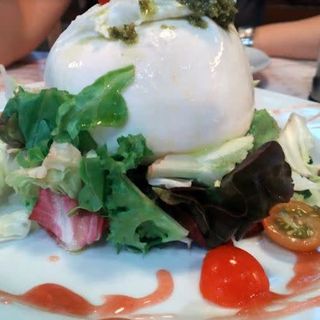 Ensalada De Burrata