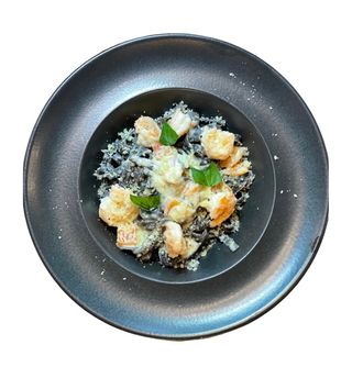 Тельятеле чорні з креветками у вершковому соусі (370г)