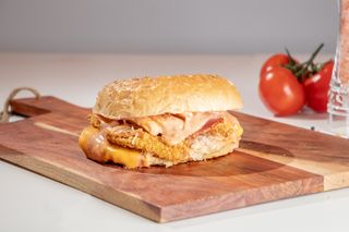 SANDWICH SNITEL KIFLA