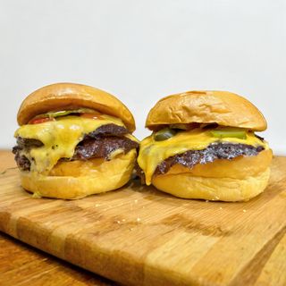 Simple Smash Cheese Burger
