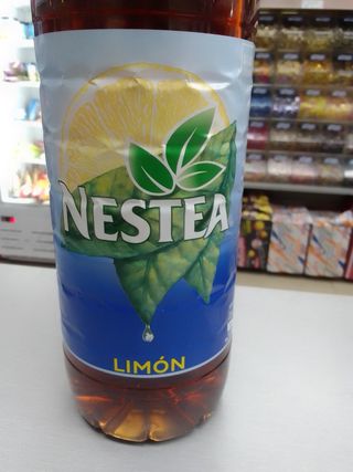 Fruzetea Limón botella 1,5L.
