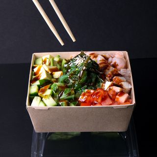 Поке с угрем и креветками