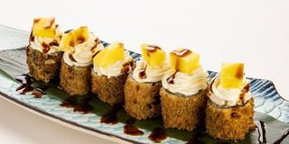 Hosomaki fritto con tartare di gambero rosso e mango - 8 pezzi