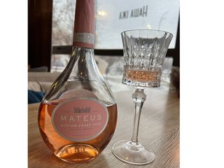 Medium Sweet Rose Mateus Portugal