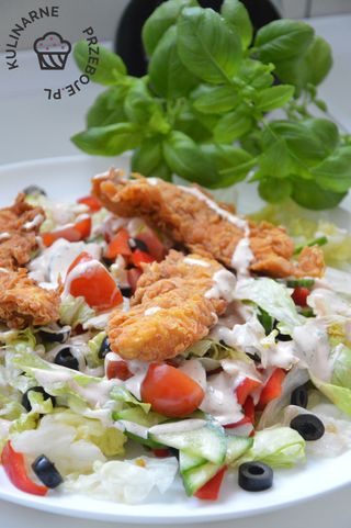 Sałatka ze stripsami