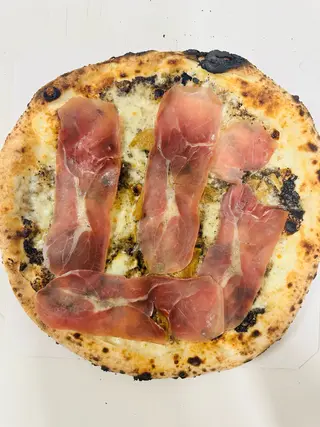 Pizza sotto bosco