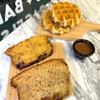 Caja de Dulces Gofres & Bizcochos 