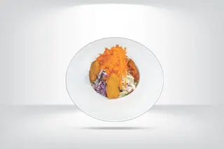 Salata sa pilećim sticksima ili nuggetsima
