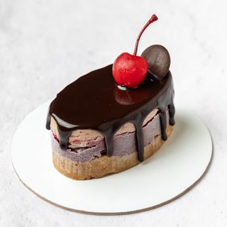 Posna choco višnja torta