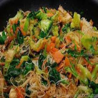 Fideos de arroz con verduras