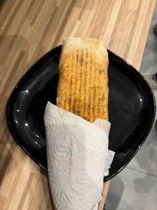 Duży kebab super mega w cienkim cieście