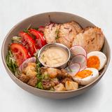 Боул "Цезарь" с курицей на гриле, с томатами и микс салатом