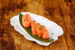 Sashimi Salmón (4 Uds.)