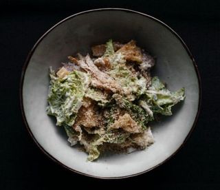 Салат с курицей и ананасом