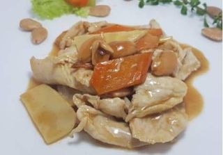 131 Pollo con mandorle