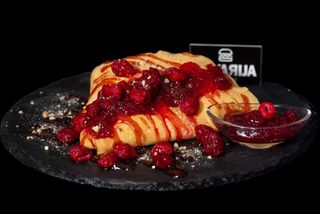 Palačinka sa džemom od maline