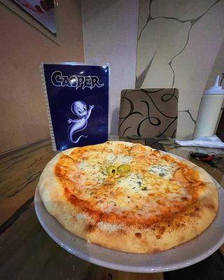 Quattro formaggi pizza