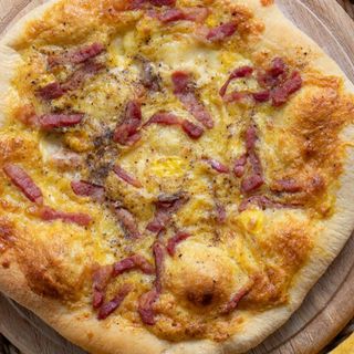 Pizza carbonara