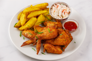 Aripi de pui cu garnitura 600g