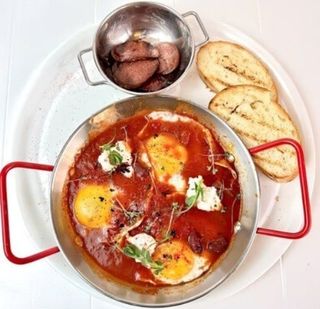 Шакшука с суджуком