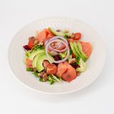 Avocado e salmone salata