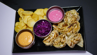 Platou Shaorma Arabeasca Pui + Ayran..