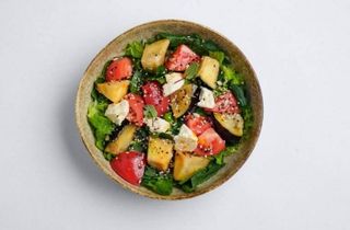 Хрустящий салат с баклажанами