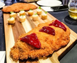 Cachopo ternera gallega de cecina y cabrales 