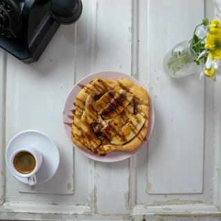 Мекица с карамелизиран банан (145г)