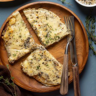 Pizza Garlic naan bread