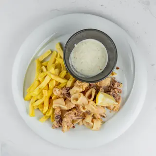 Lignje pržene s pomfritom i tartar umak