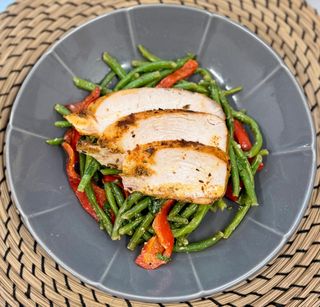 Fasole verde cu piept de pui