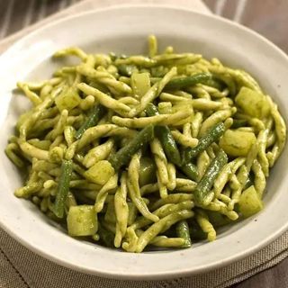 Pasta al Pesto Genovese  - Servito caldo