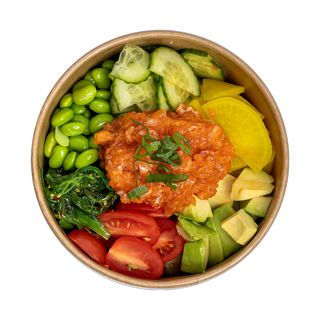 Poke Bowl z tatarem z łososia