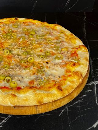 Піца З Тунцем (510г)